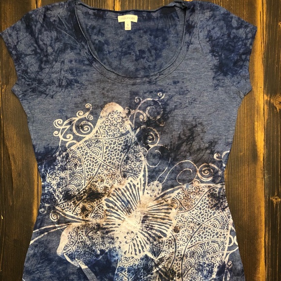 NWOT Maurice's BLUE color swirl Tshirt with Butterfly design SZ Small - Picture 5 of 5